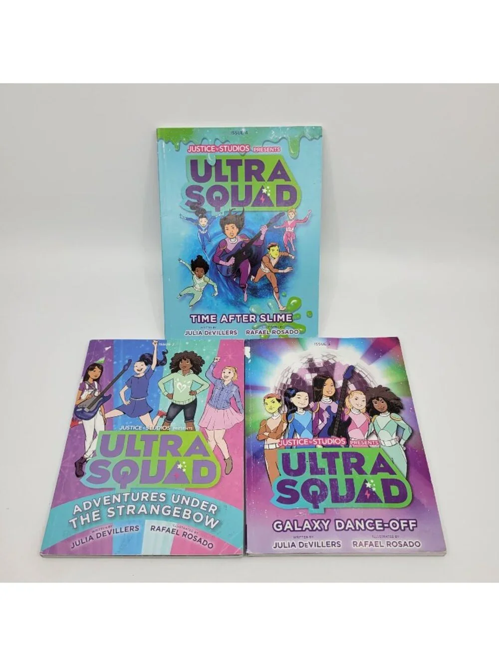 ULTRA SQUAD Lot of Graphic Novels, Short Chapter Books by Julia DeVillers - BK01